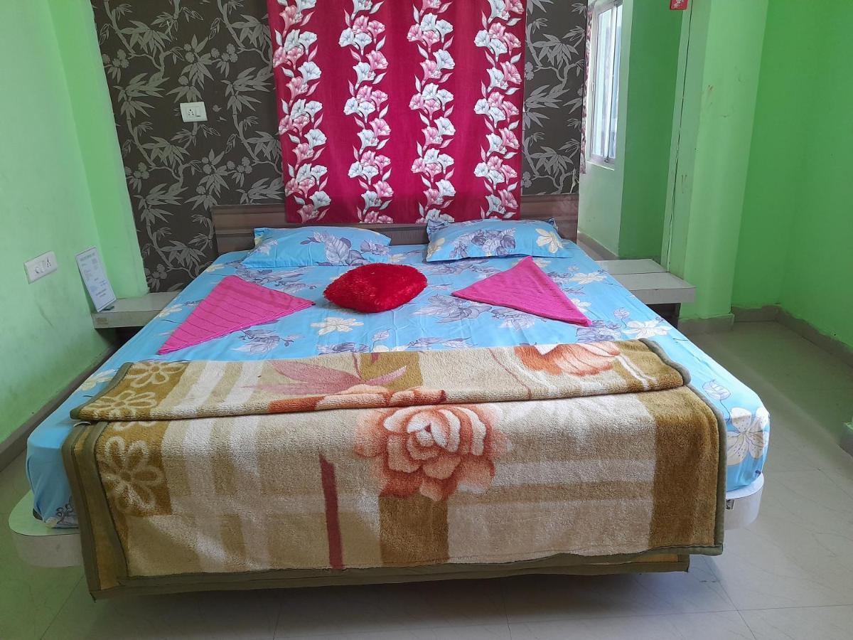 Hotel Tirupati Puri Kültér fotó