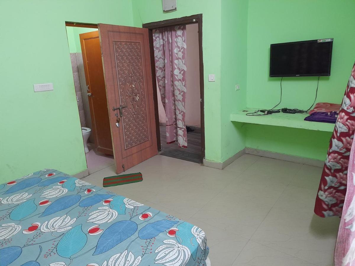 Hotel Tirupati Puri Kültér fotó